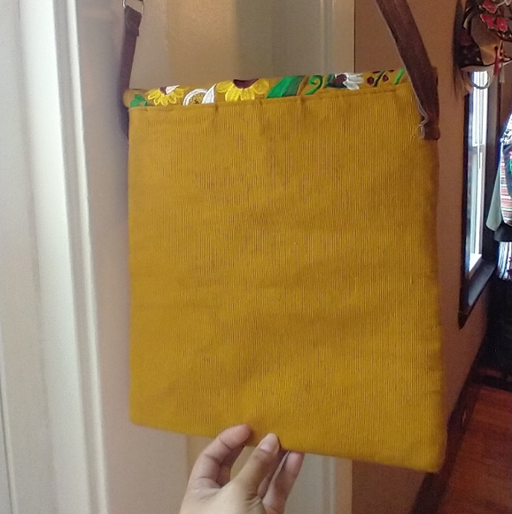 Shoulder Handbag - Picture 3 of 5